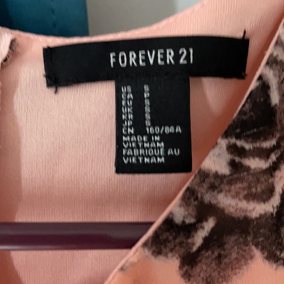 Short Flower Dress - Picture 2 of 3